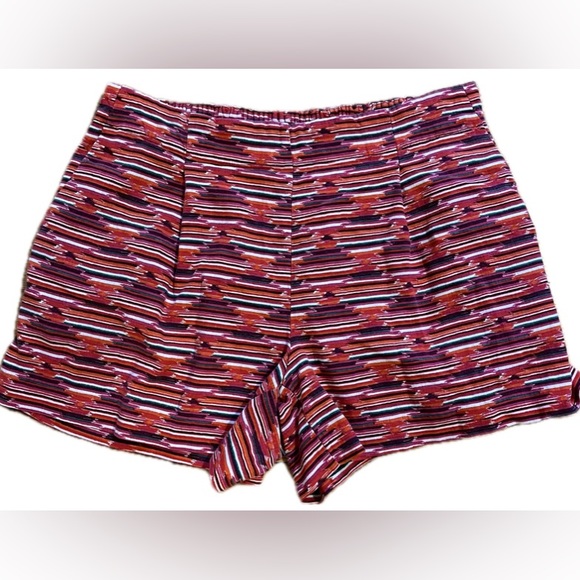 Loft Geometric Women’s Shorts - Picture 3 of 6
